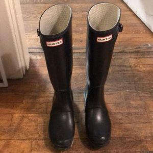 Black Hunter Rain boots!
